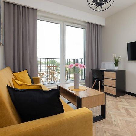 Home Factory Estate Praga Kotsisa By Noclegi Renters ワルシャワ エクステリア 写真