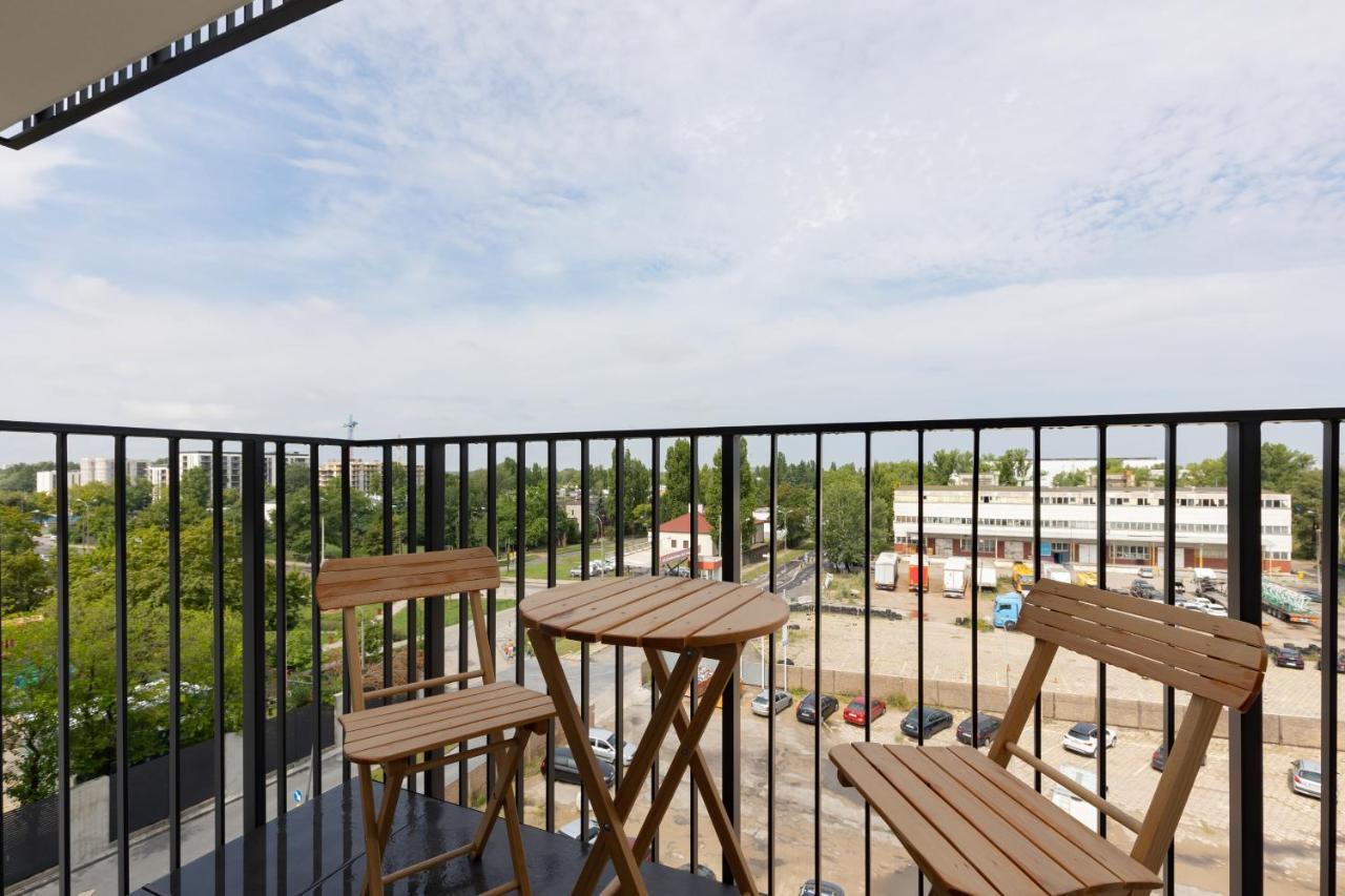 Home Factory Estate Praga Kotsisa By Noclegi Renters ワルシャワ エクステリア 写真