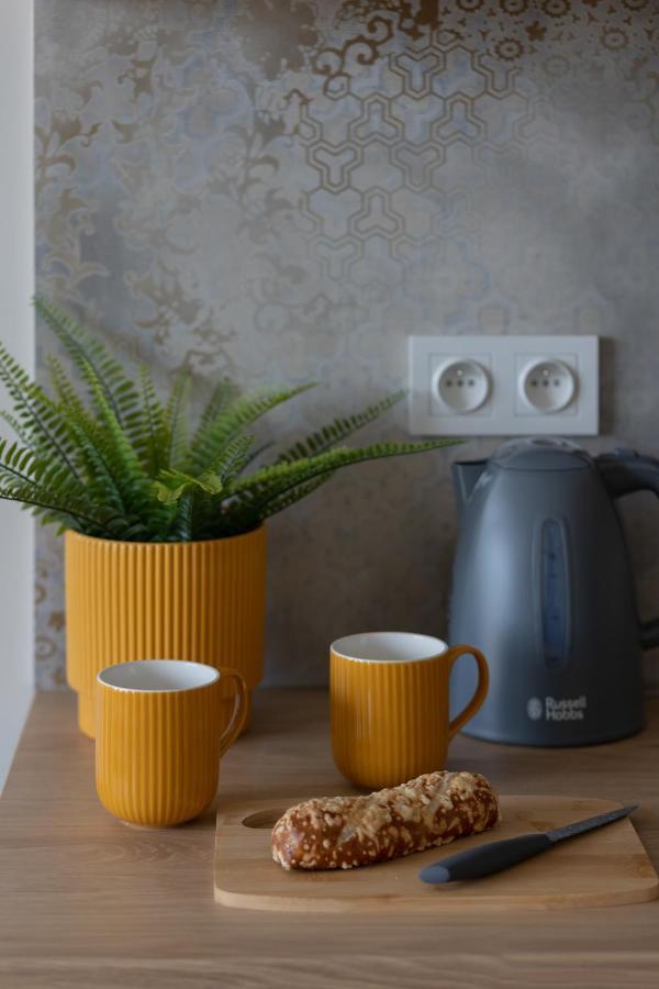 Home Factory Estate Praga Kotsisa By Noclegi Renters ワルシャワ エクステリア 写真